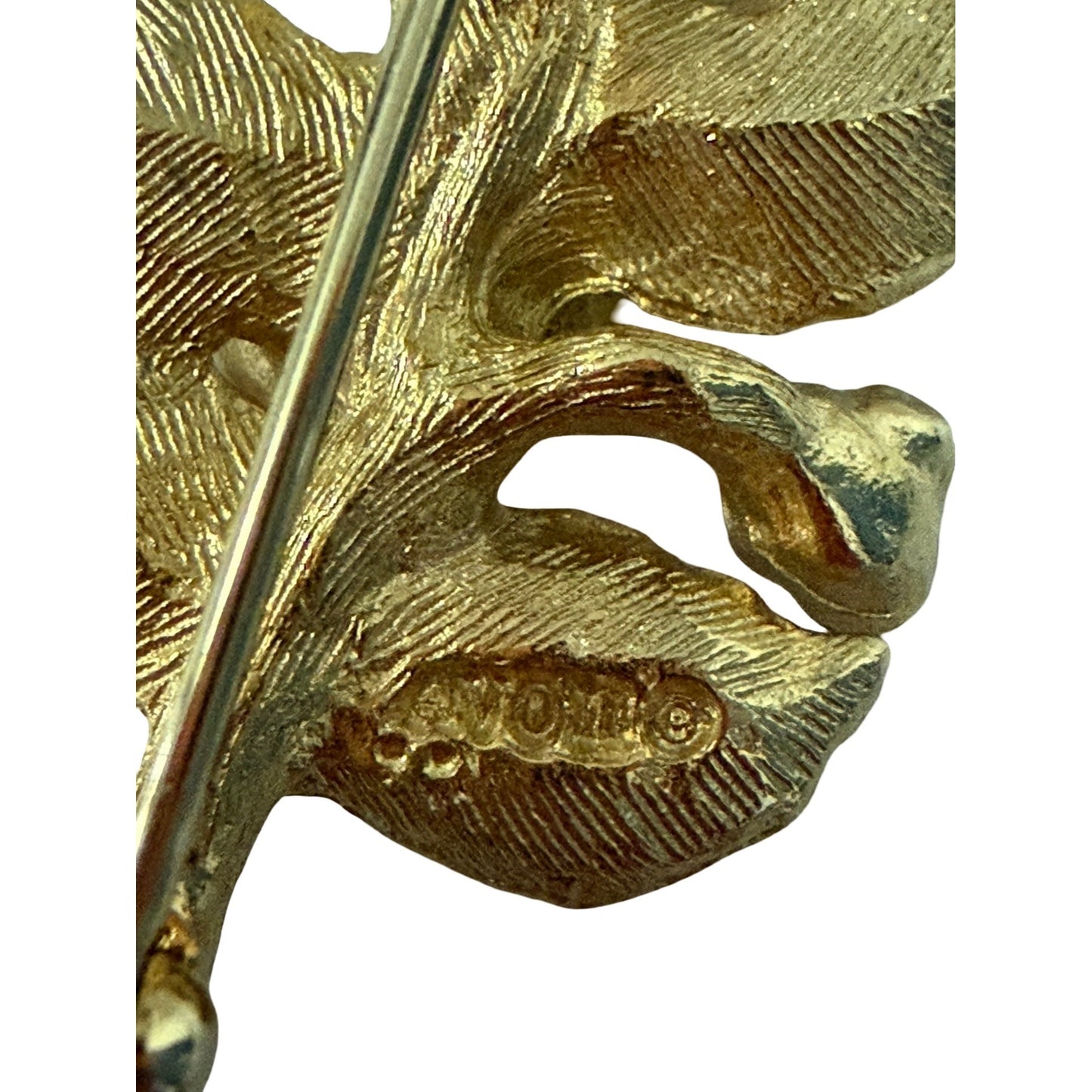 Vintage Avon Gold Tone Rose Flower Brooch Pin Floral Jewelry