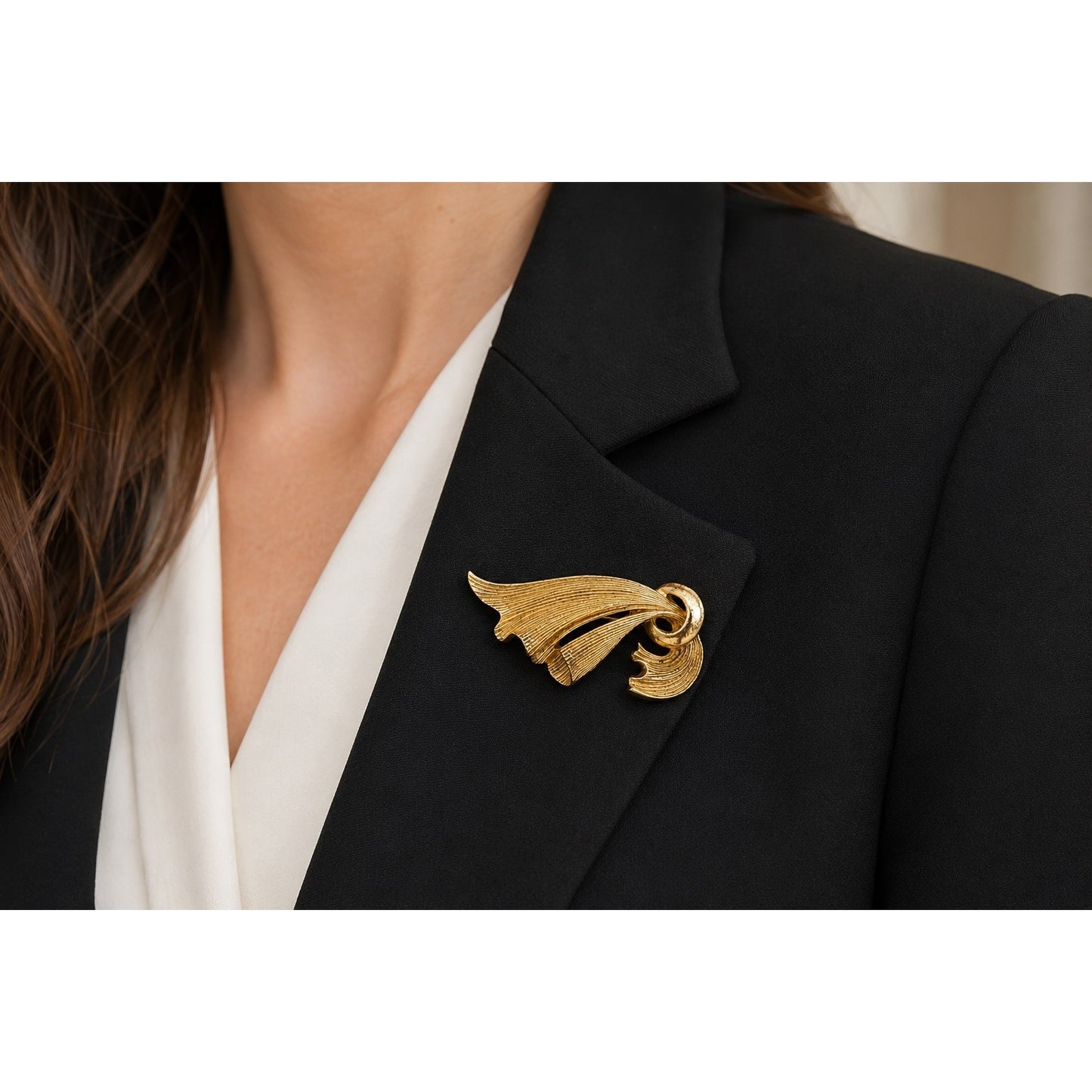 Vintage Lisner Gold Tone Abstract Leaf Brooch Mid Century Modern Swirl Pin