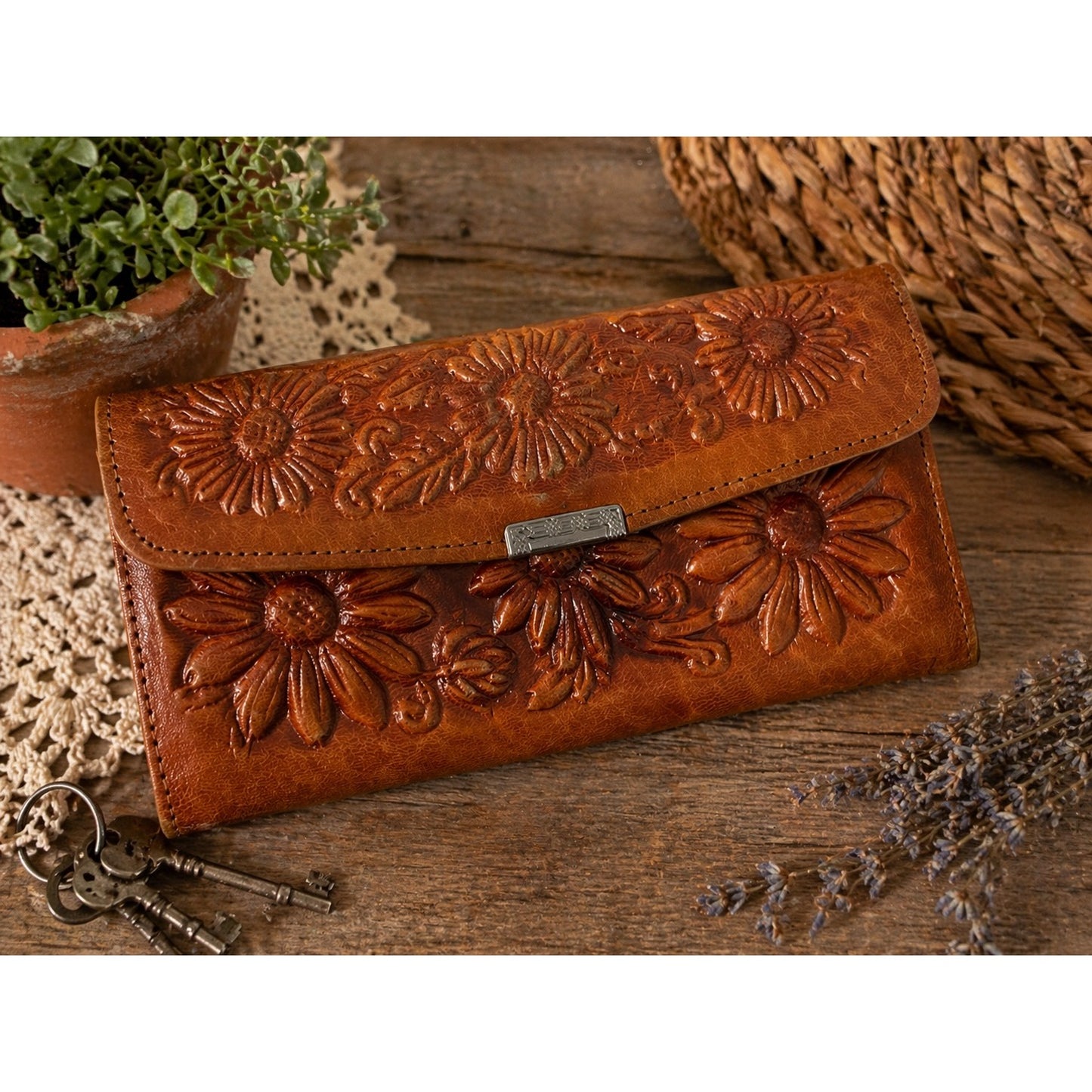 Vintage Tooled Leather Floral Wallet Brown Embossed Clutch Hecho en Mexico