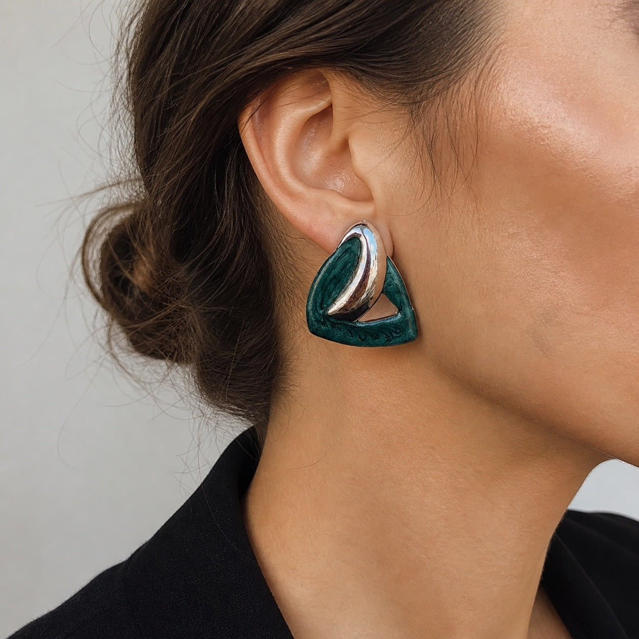 Vintage Green Enamel Silver Tone Triangle Clip On Earrings Abstract Geometric 1x1