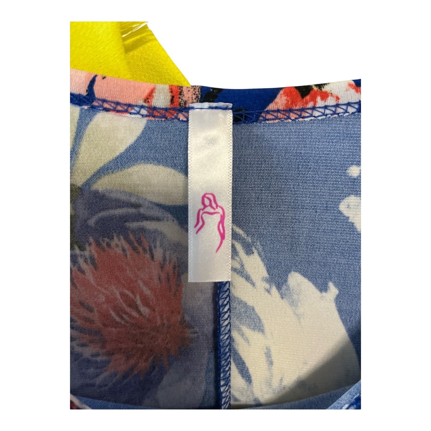 Women’s 2X Blue Floral Sharkbite Tunic & Solid Yellow V-Neck Top