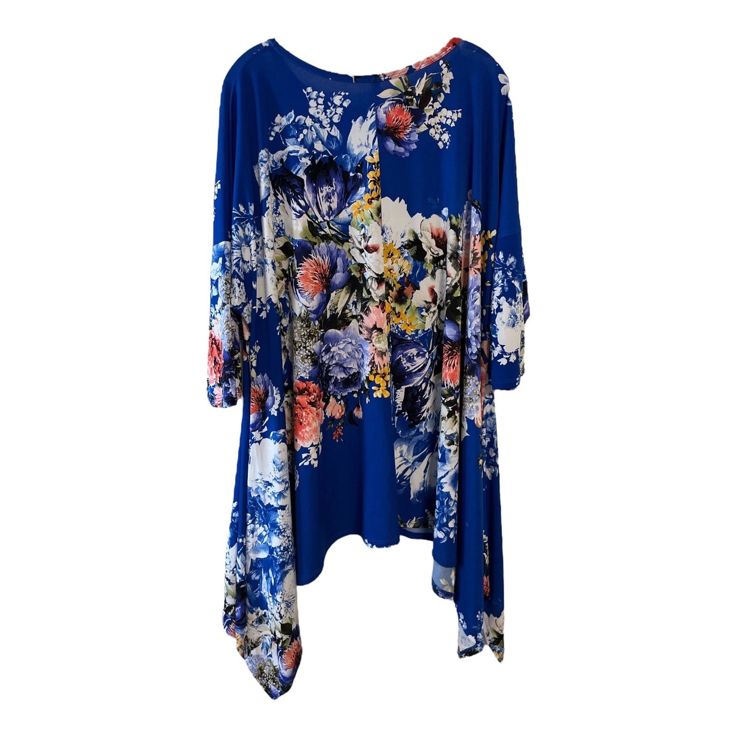 Women’s 2X Blue Floral Sharkbite Tunic & Solid Yellow V-Neck Top