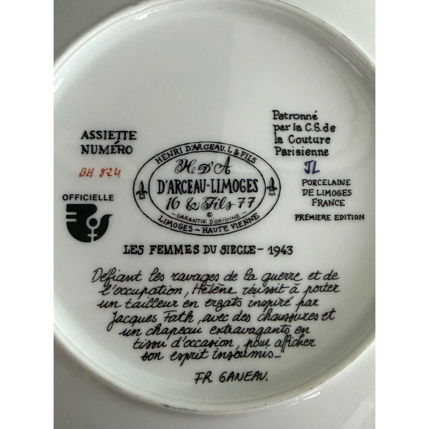 D'Arceau-Limoges Les Femmes Du Siècle 1943 Hélène L'Intrépide Collector Plate FR Ganeau 1978