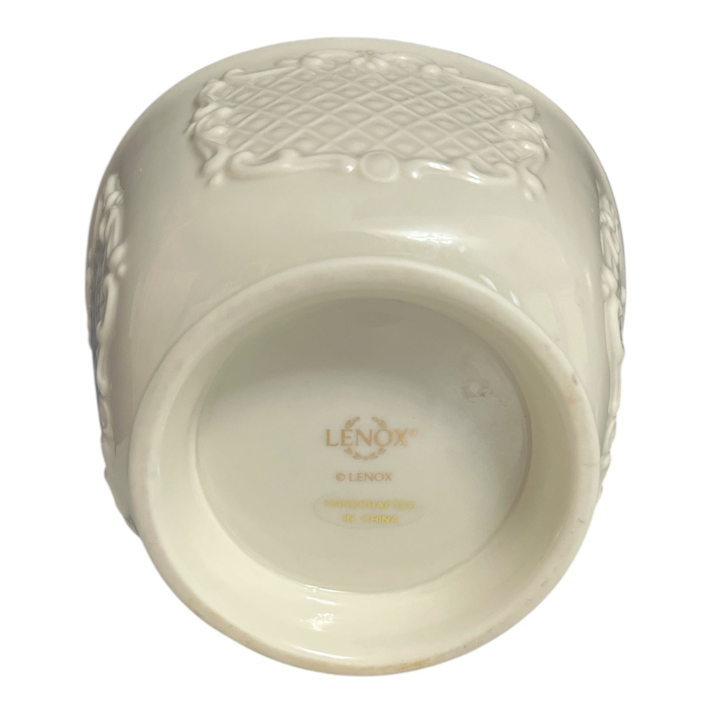 1990s–2000s Lenox Ivory Porcelain Bowl – Lattice & Scroll Relief – Gold Trim