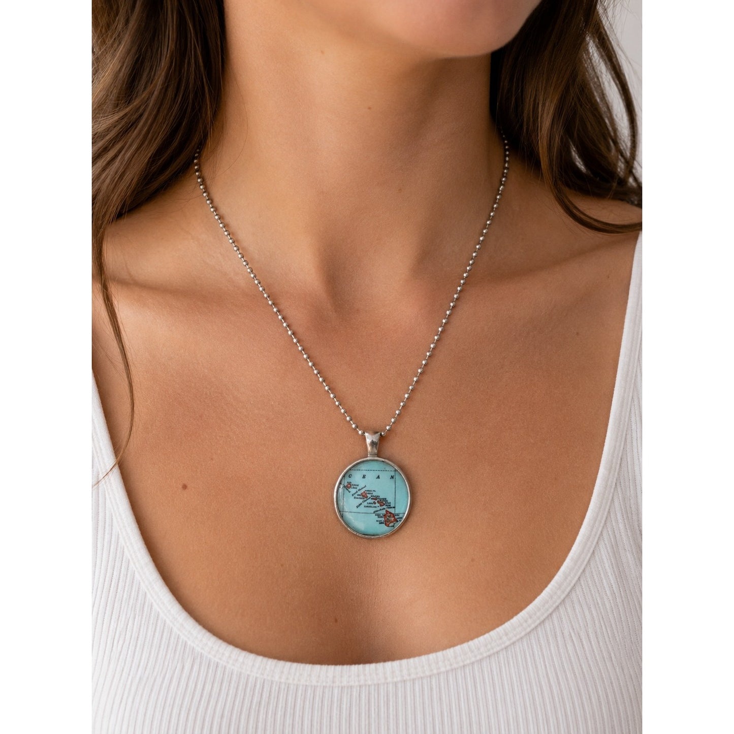 Vintage Hawaii Island Map Pendant Necklace Silver Tone Ball Chain
