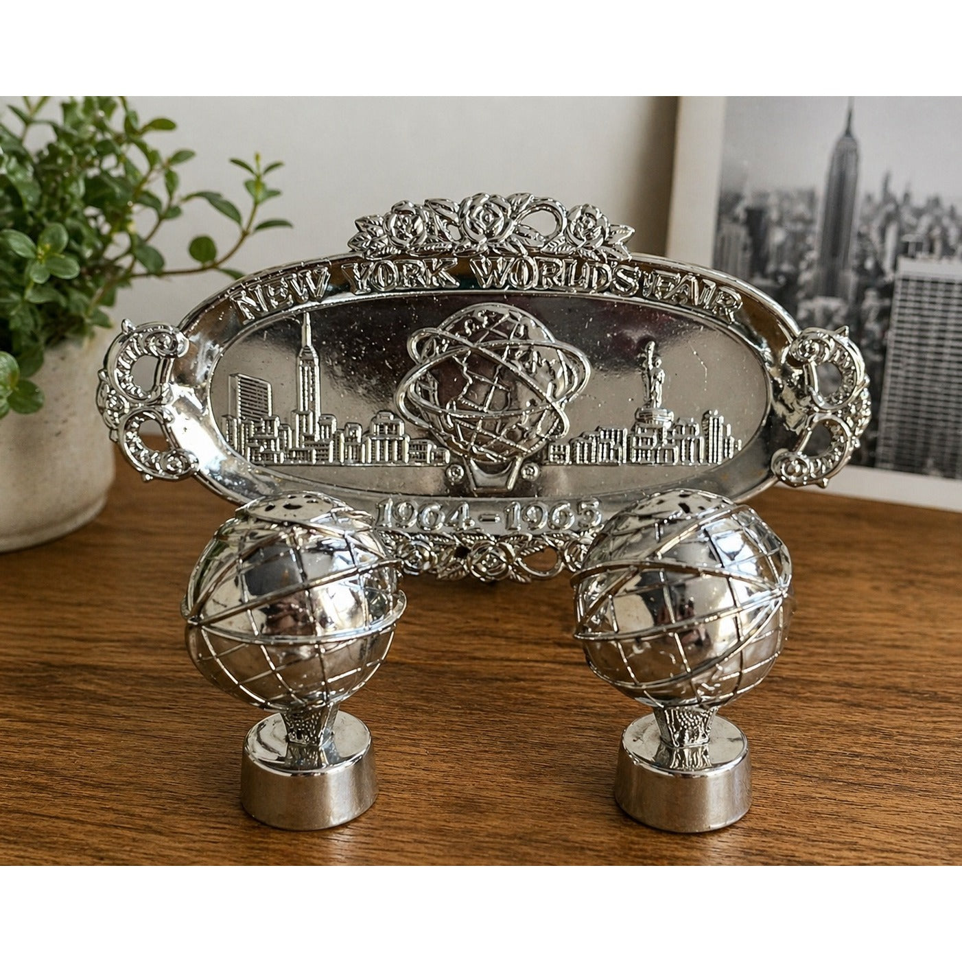 1961 Unisphere Salt and Pepper Set U.S. Steel World’s Fair MCM Made in Japan