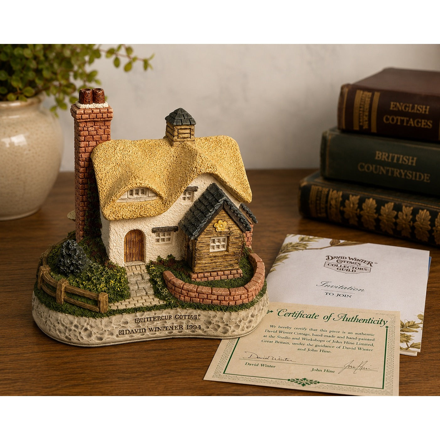 David Winter Cottages Buttercup Cottage Collectors Guild 1995 Miniature House England