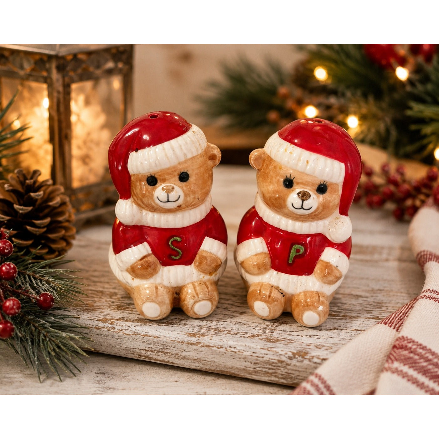 Vintage Christmas Teddy Bear Salt & Pepper Shakers Ceramic Made in Korea