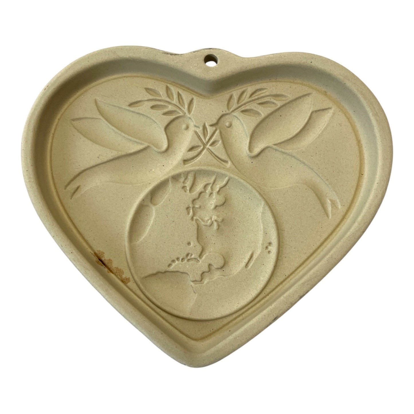 Set of 3 Pampered Chef Family Heritage Heart Stoneware Molds – 1999, 2001, 2002