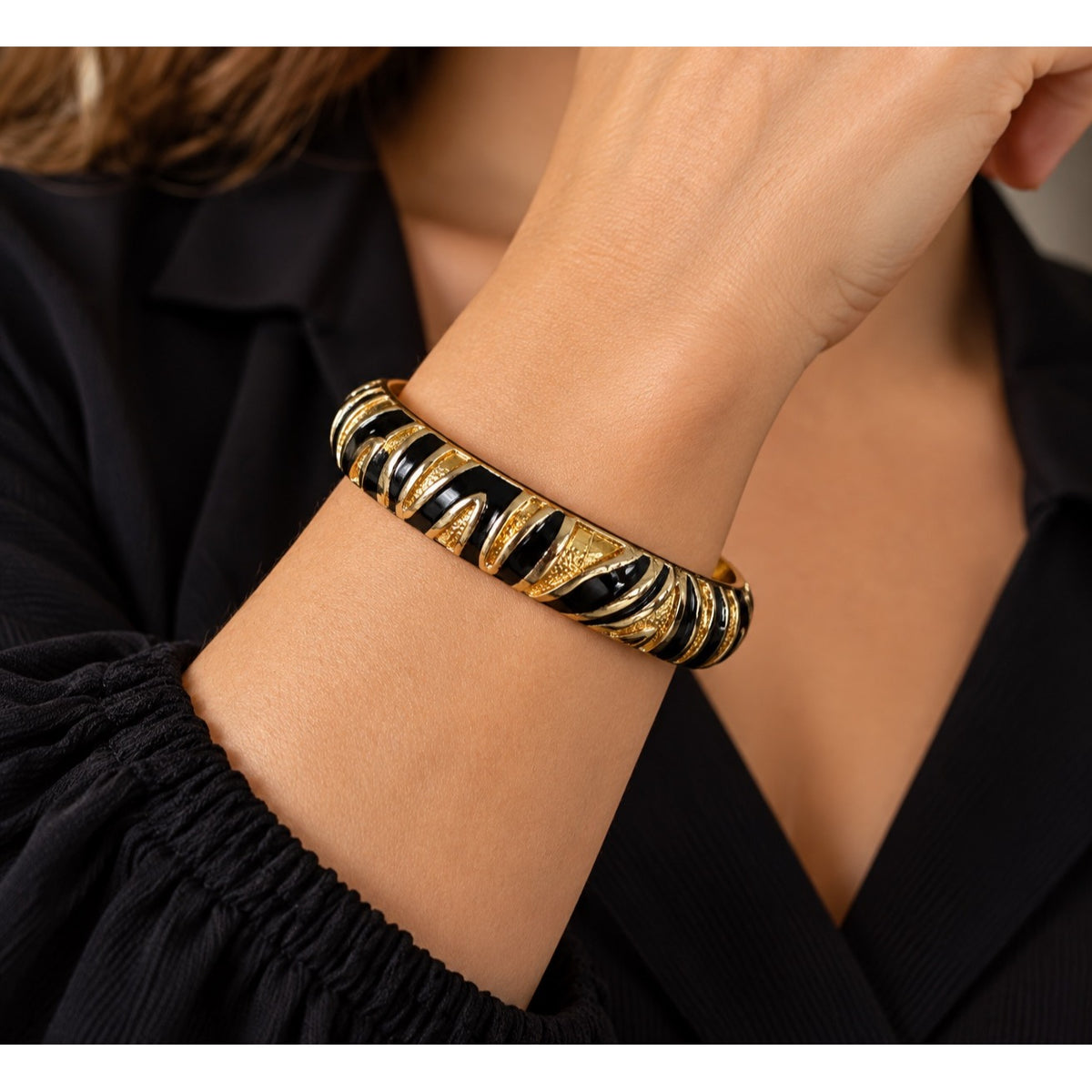 Vintage Black Enamel Gold Tone Hinged Clamper Bangle Bracelet 1980s 1990s