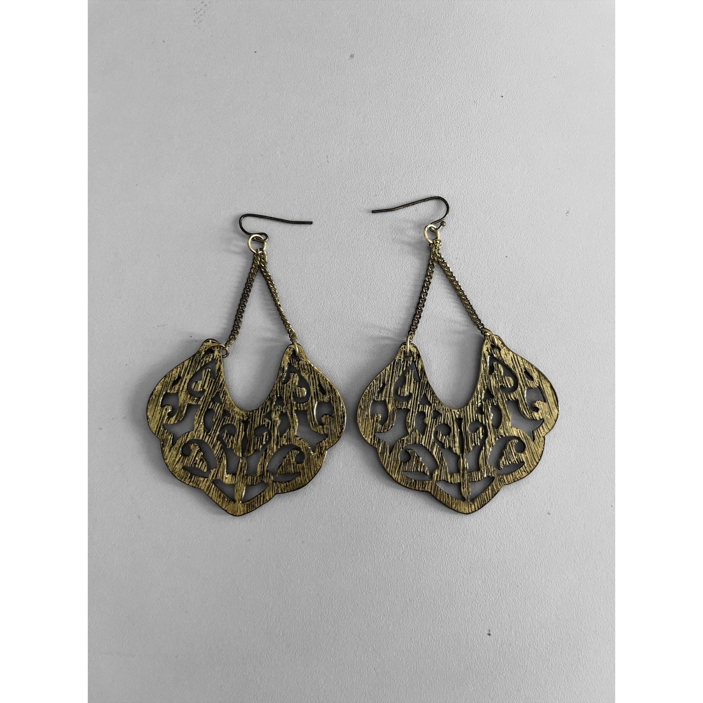 Vintage 1990s–2000s Gold-Tone Filigree Dangle Earrings – Ornate Boho Scroll Design