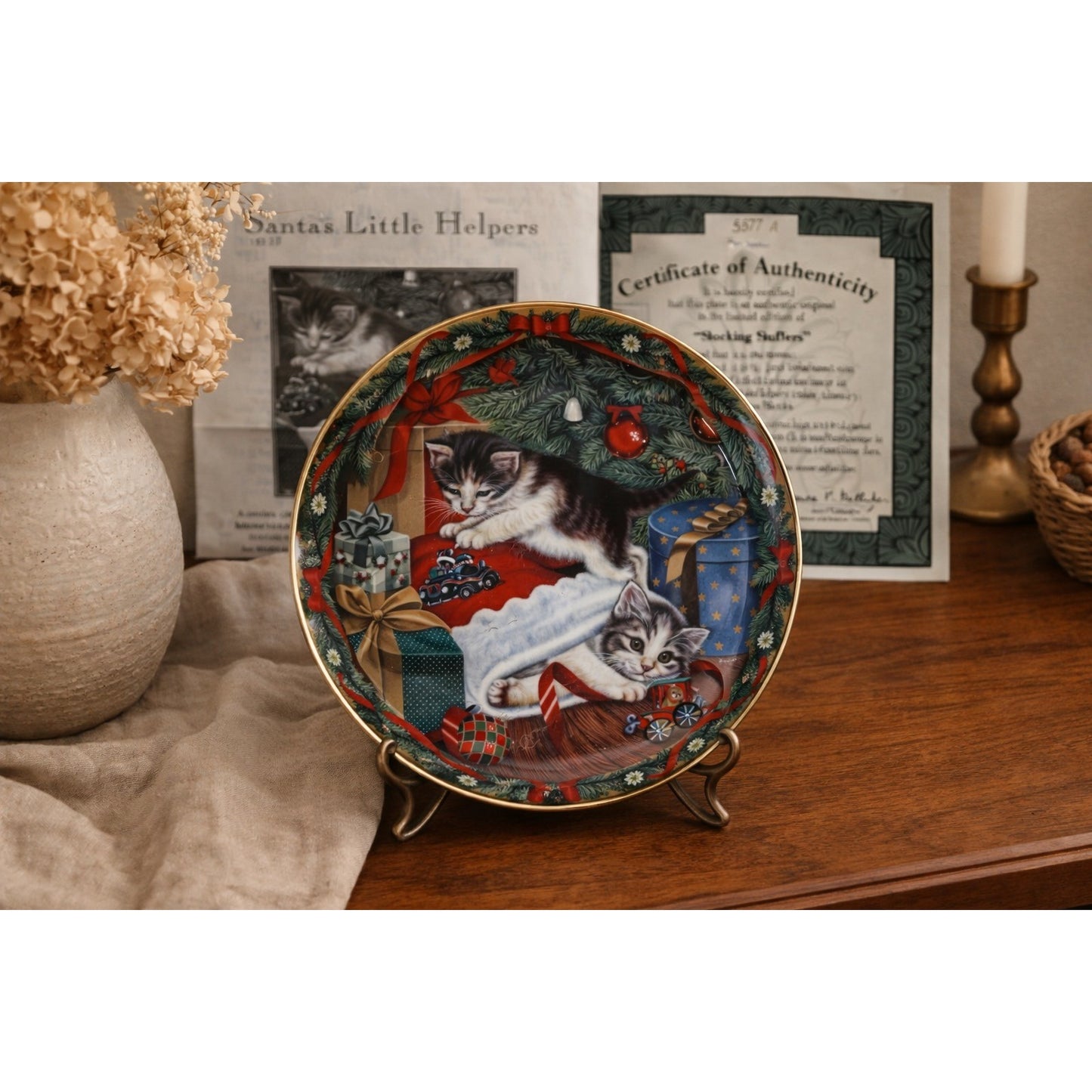 Bradford Exchange Stocking Stuffers Plate Santa’s Little Helpers Higgins Bond Cat Christmas Plate 1994