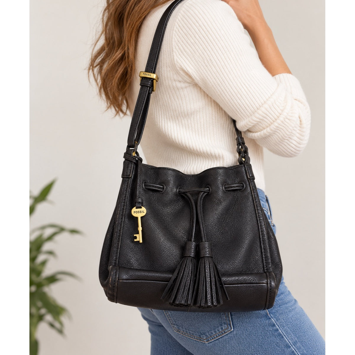 Vintage Fossil 75082 Black Leather Drawstring Bucket Crossbody Bag Key Tassels