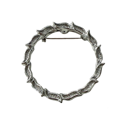 Vintage Gerry's Silver Tone Textured Leaf Wreath Brooch 1.5"