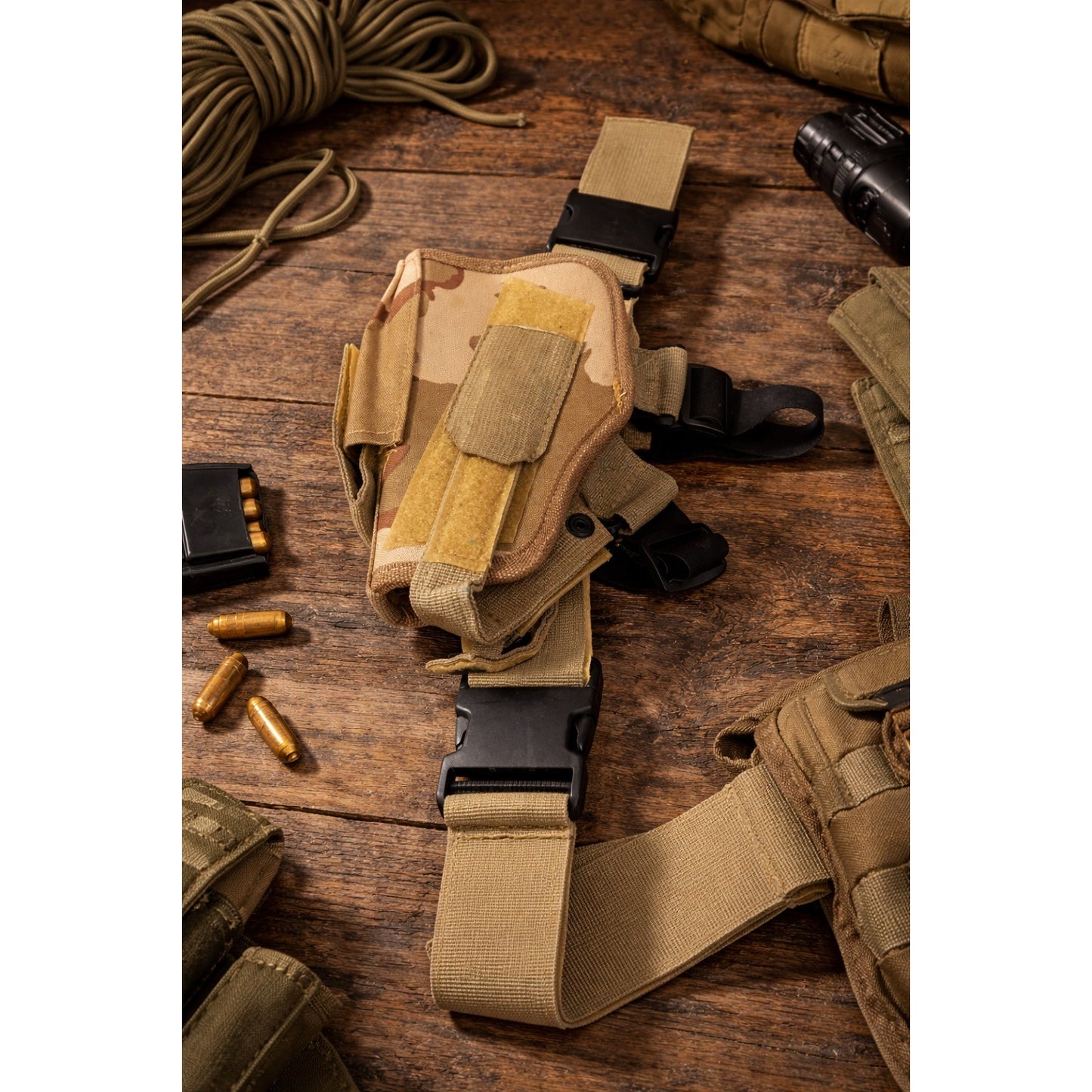 Mid 2000s Tactical Drop Leg Holster Pouch Desert Camo Adjustable Strap Utility Military Style