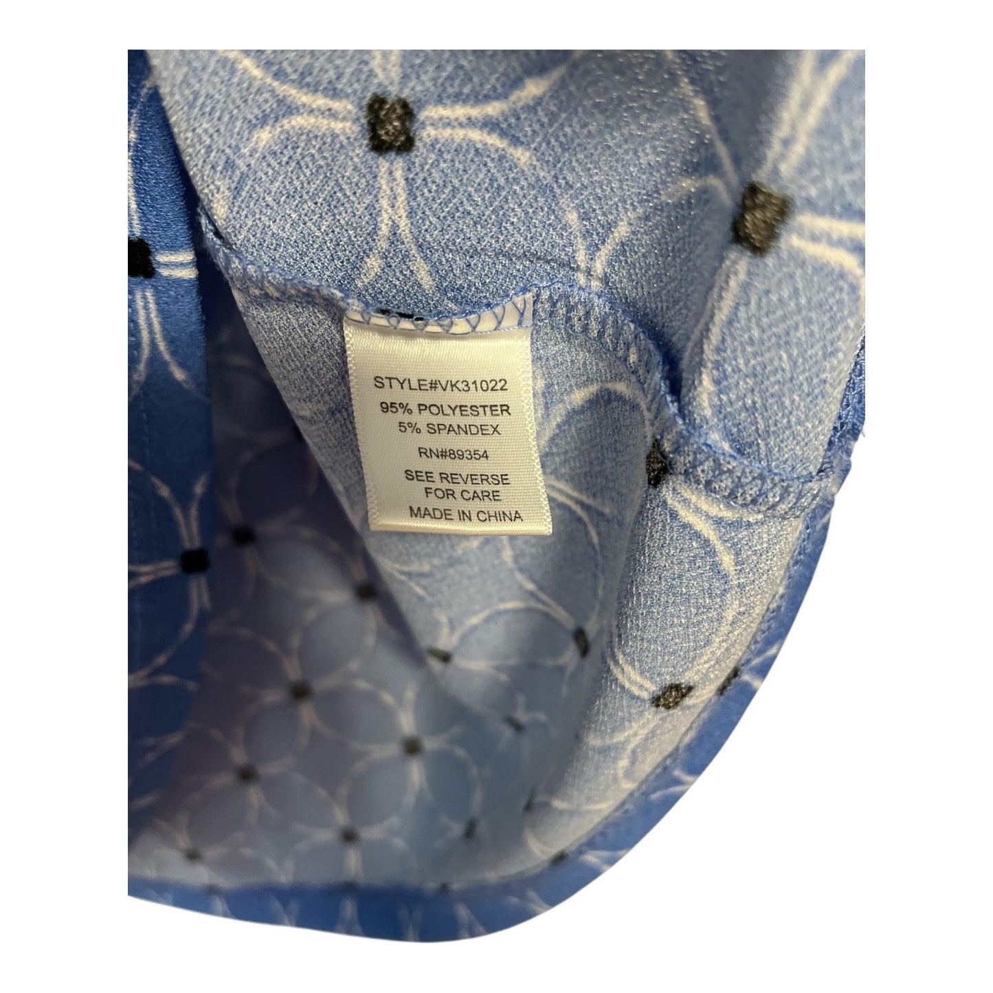 Adrienne Vittadini Womens XL Sleeveless Top – Blue Geometric Print with Accent Clip