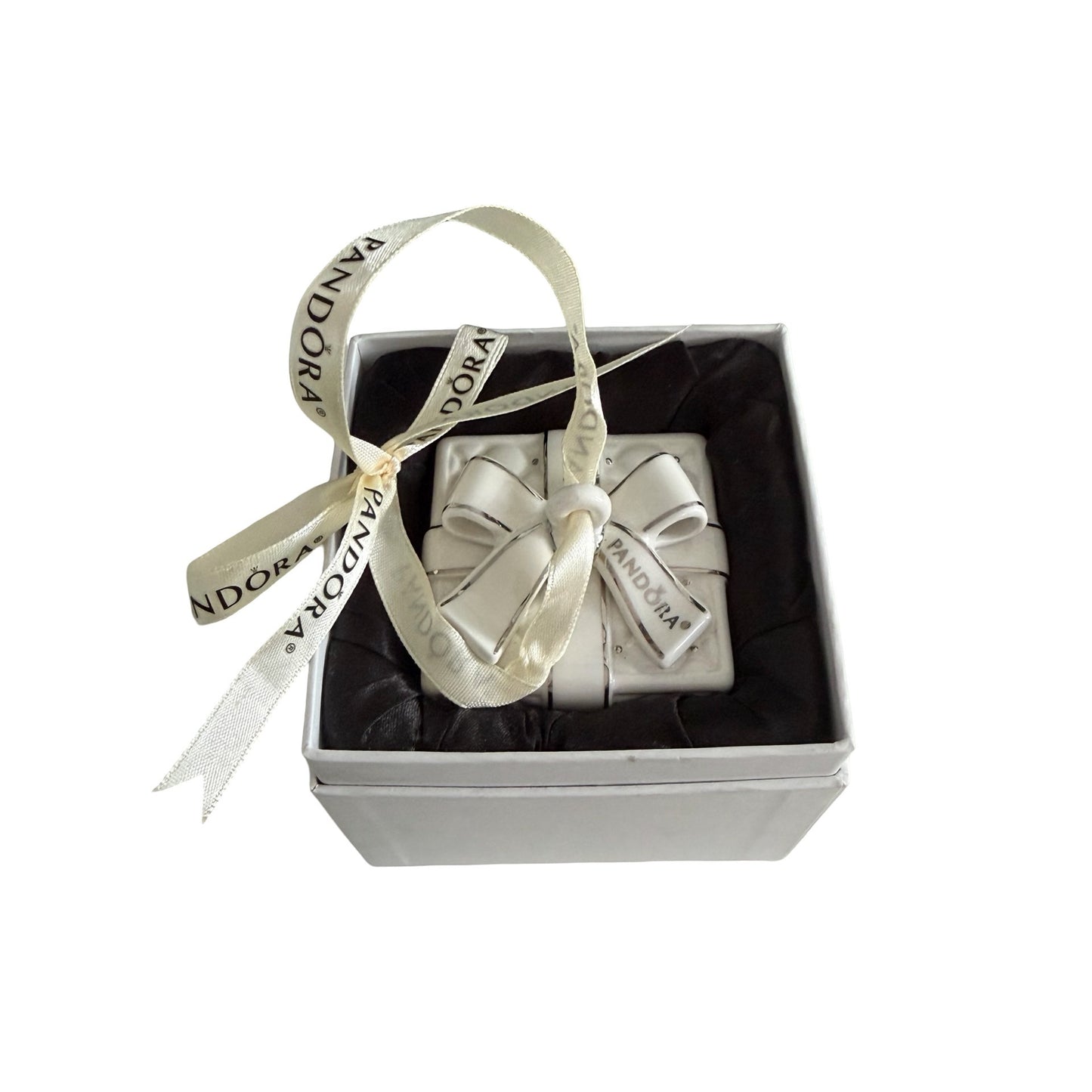 Pandora 2016 White Ceramic Gift Box Ornament Christmas Tree Decoration with Box