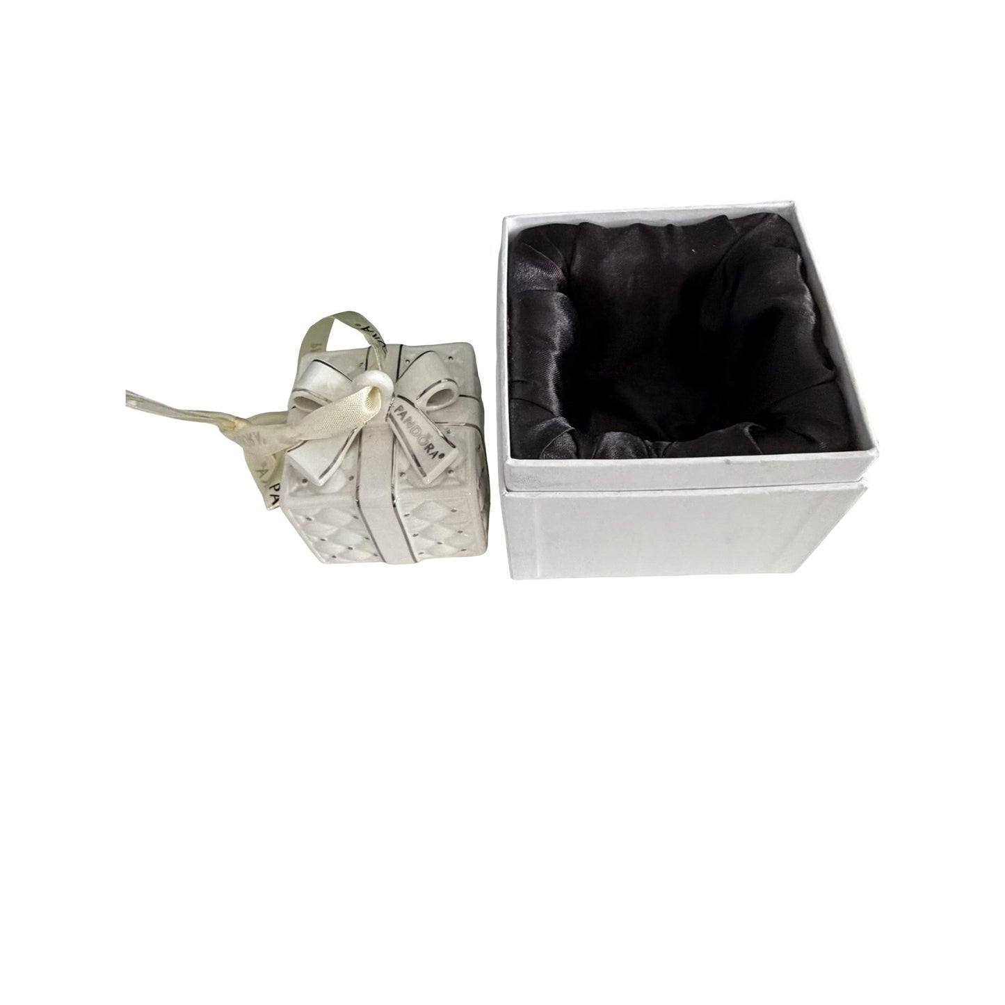 Pandora 2016 White Ceramic Gift Box Ornament Christmas Tree Decoration with Box
