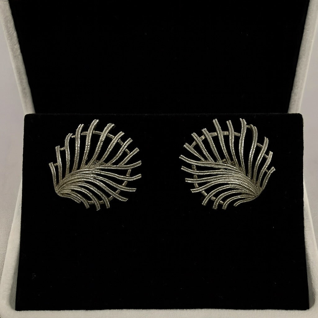 Vintage Lisner Screw-Back Earrings Silver Tone Openwork Leaf Palm Frond Design