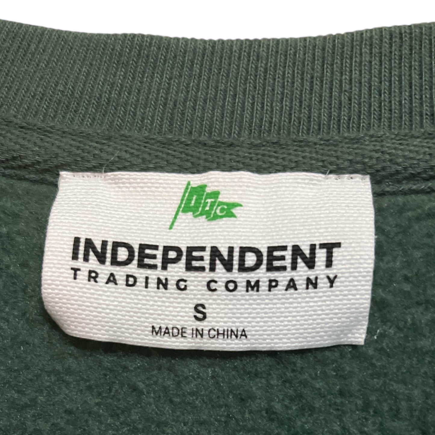 Vintage Old Camp Graphic Crewneck Sweatshirt Green Outdoor Winter S