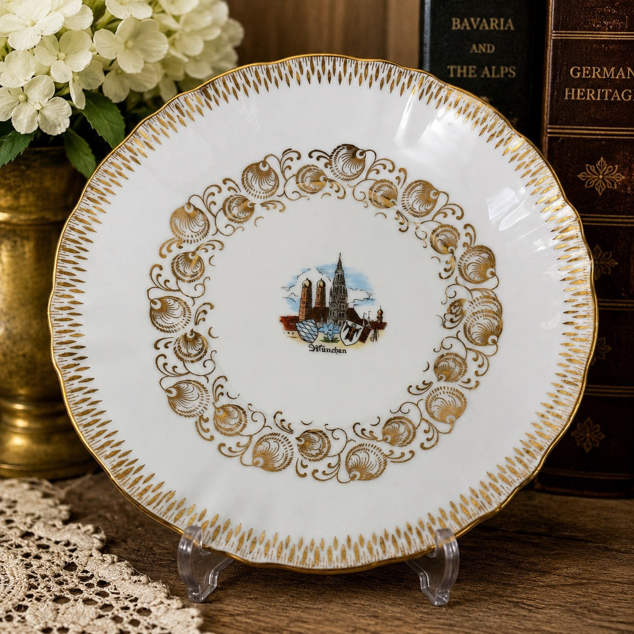 Winterling Bavaria München 22K Gold Porcelain Souvenir Bowl Germany Scalloped Dish 8”
