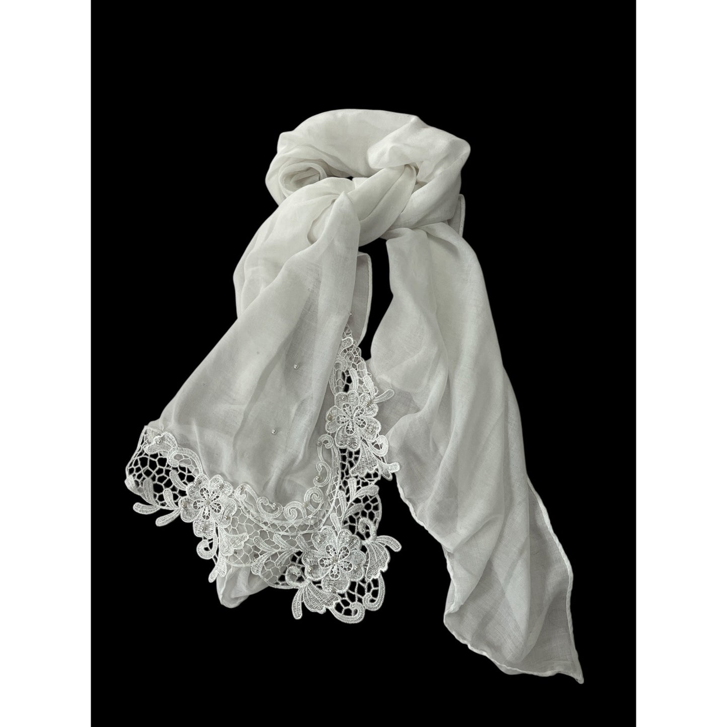 Vintage Al Multazima White Lace-Trimmed Scarf Shawl – 1990s–2000s