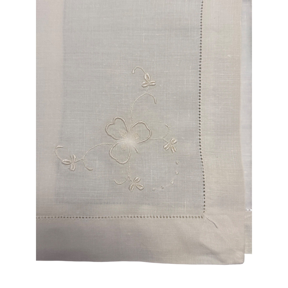 Vintage 1960s Shamrock Irish Linen Luncheon Placemats Embroidered 18x12 Set of 4