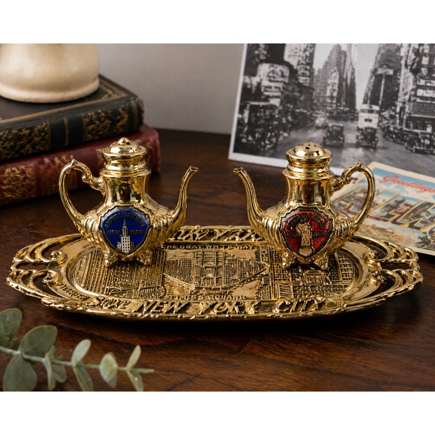 Vintage Souvenir of New York City Mini Teapot Salt Pepper Set Tray Times Square Japan
