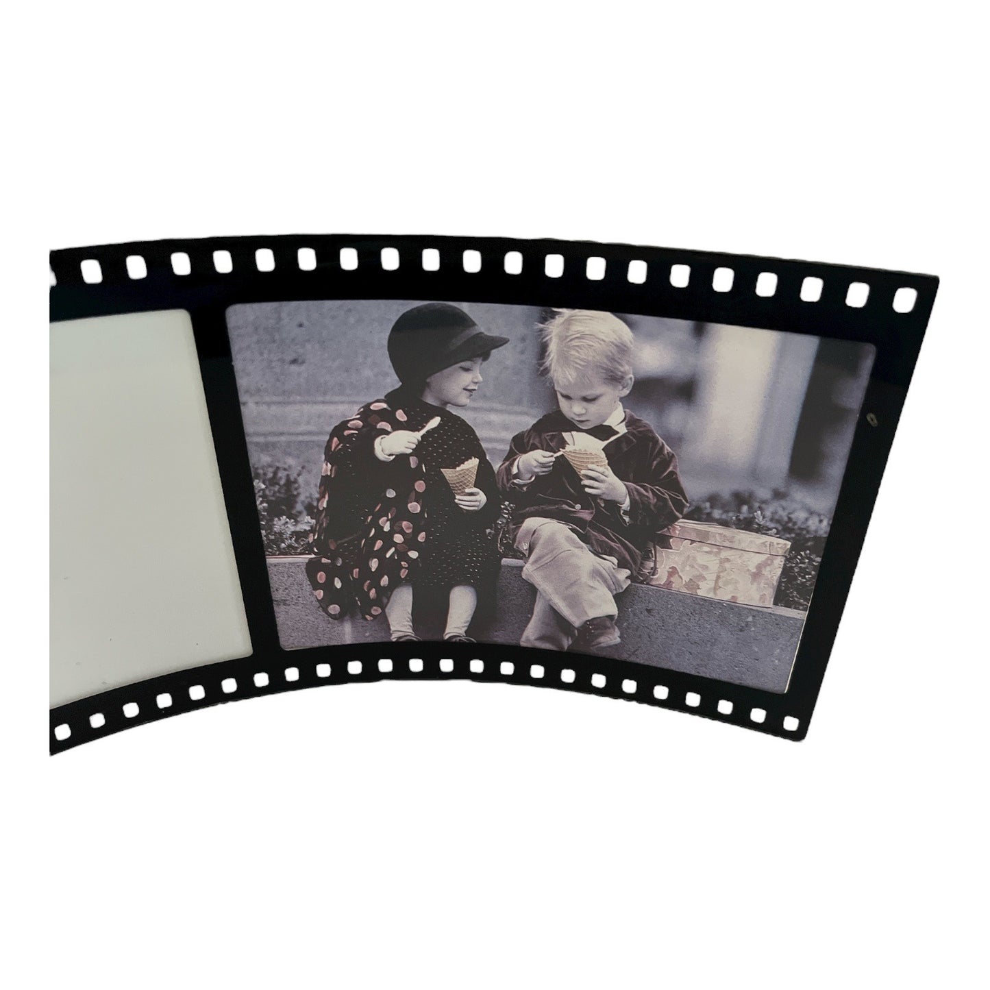 1997 Enesco Alaska Momma Bahner Studios Filmstrip Photo Frame – Kissing Kids Figurine