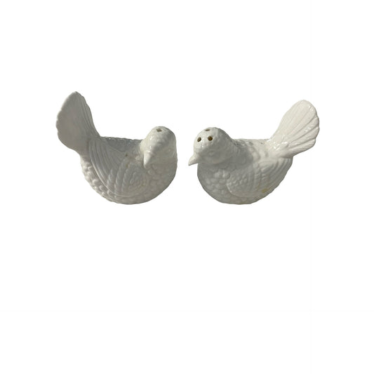 Vintage White Bird Salt and Pepper Shakers Ceramic Doves Farmhouse Decor