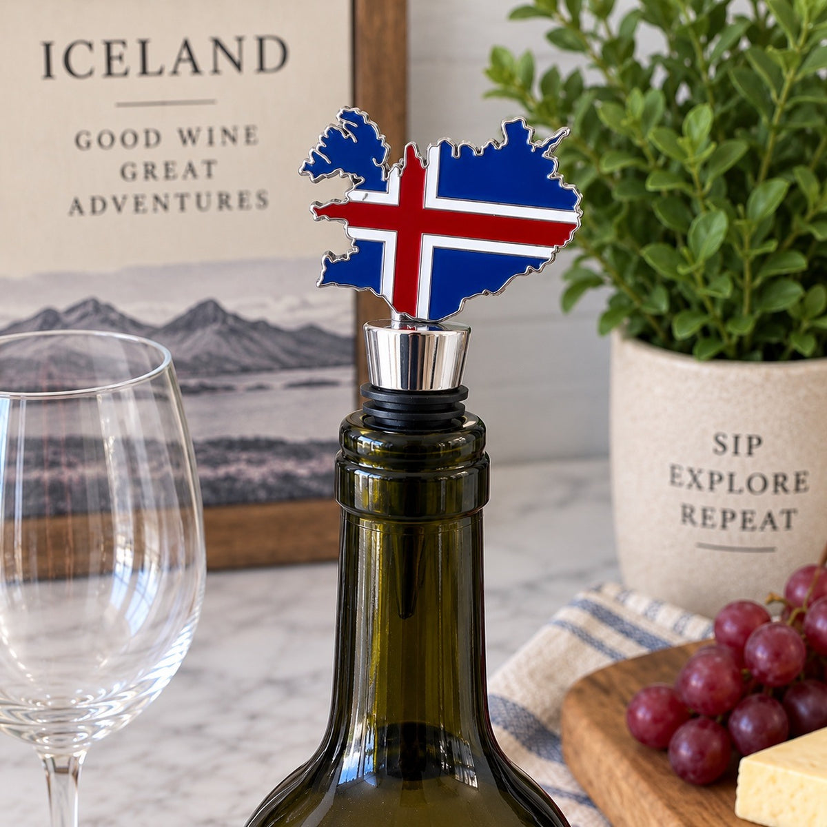 Iceland Souvenir Wine Bottle Stopper Flag Map Coat of Arms New in Package
