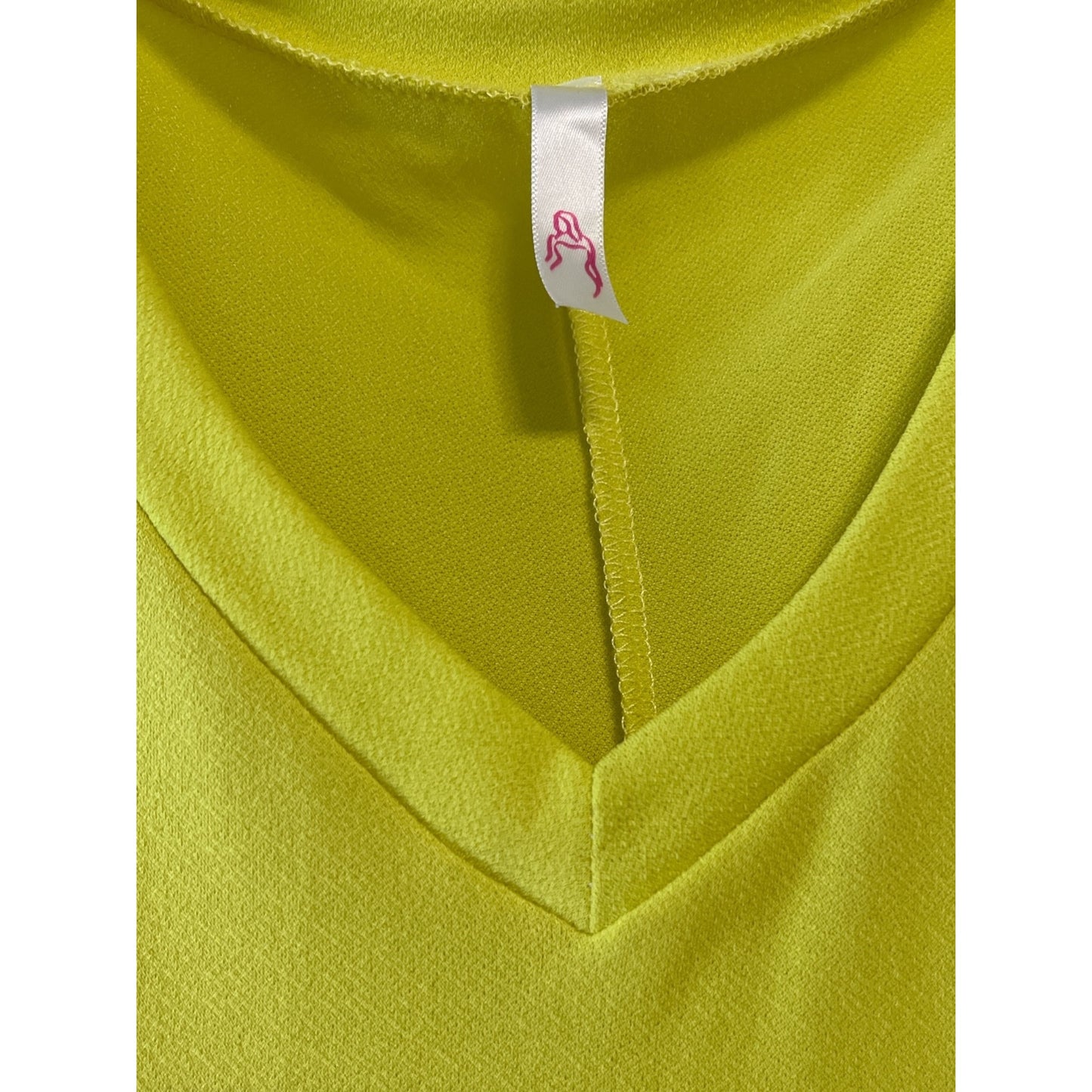 Women’s 2X Blue Floral Sharkbite Tunic & Solid Yellow V-Neck Top