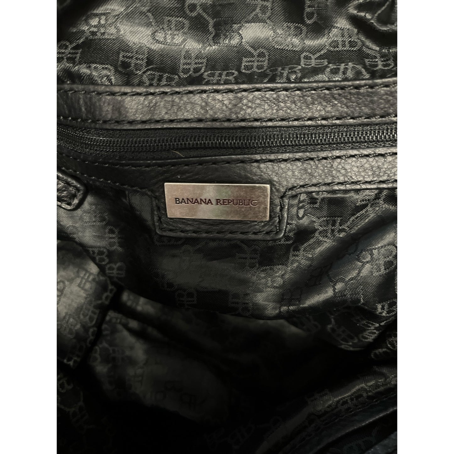 Banana Republic Black Leather Shoulder Bag – Buckle Flap Style – 2010s