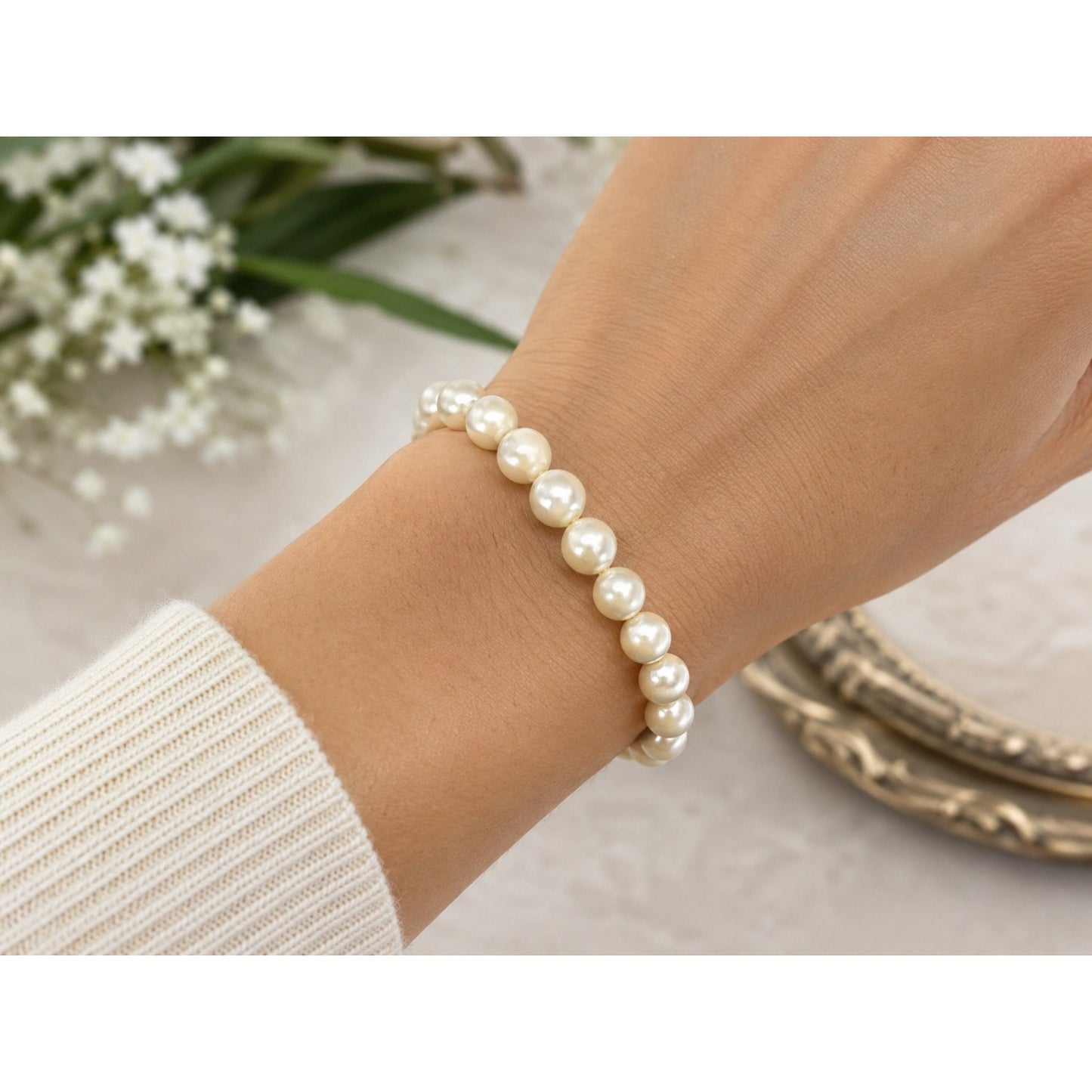 Vintage Cold Weighted Faux Pearl Stretch Bracelet Graduated Cream White Beads 3"