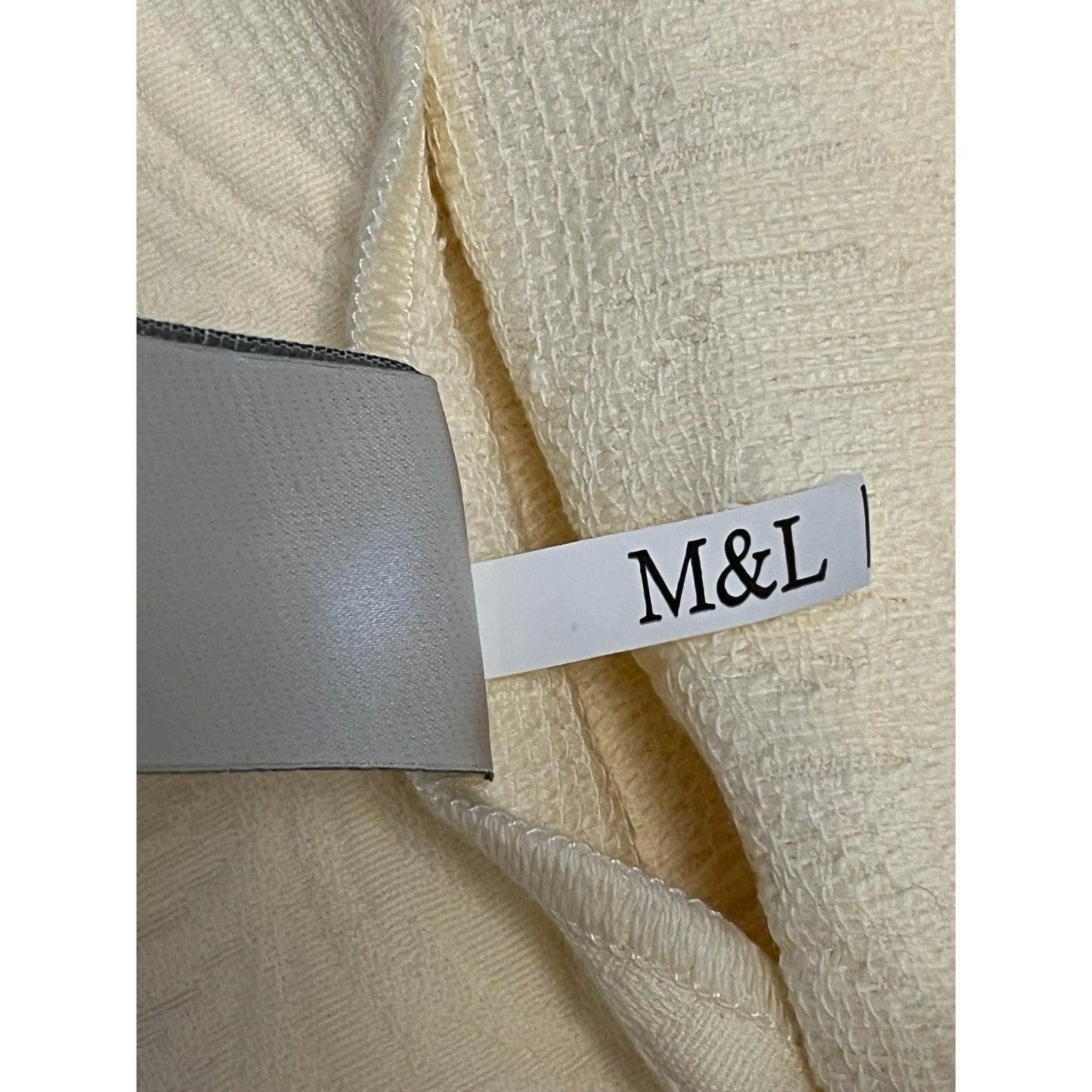 M&L Portugal Ivory Damask Pillowcases Standard Size Scalloped Edge Cotton 30x24