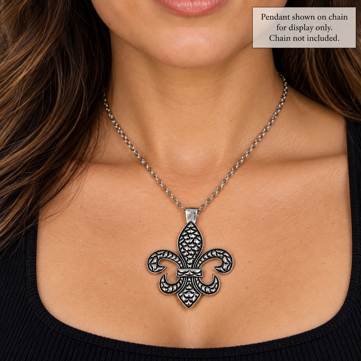 Vintage Silver Tone Fleur de Lis Pendant Ornate Textured Gothic Jewelry