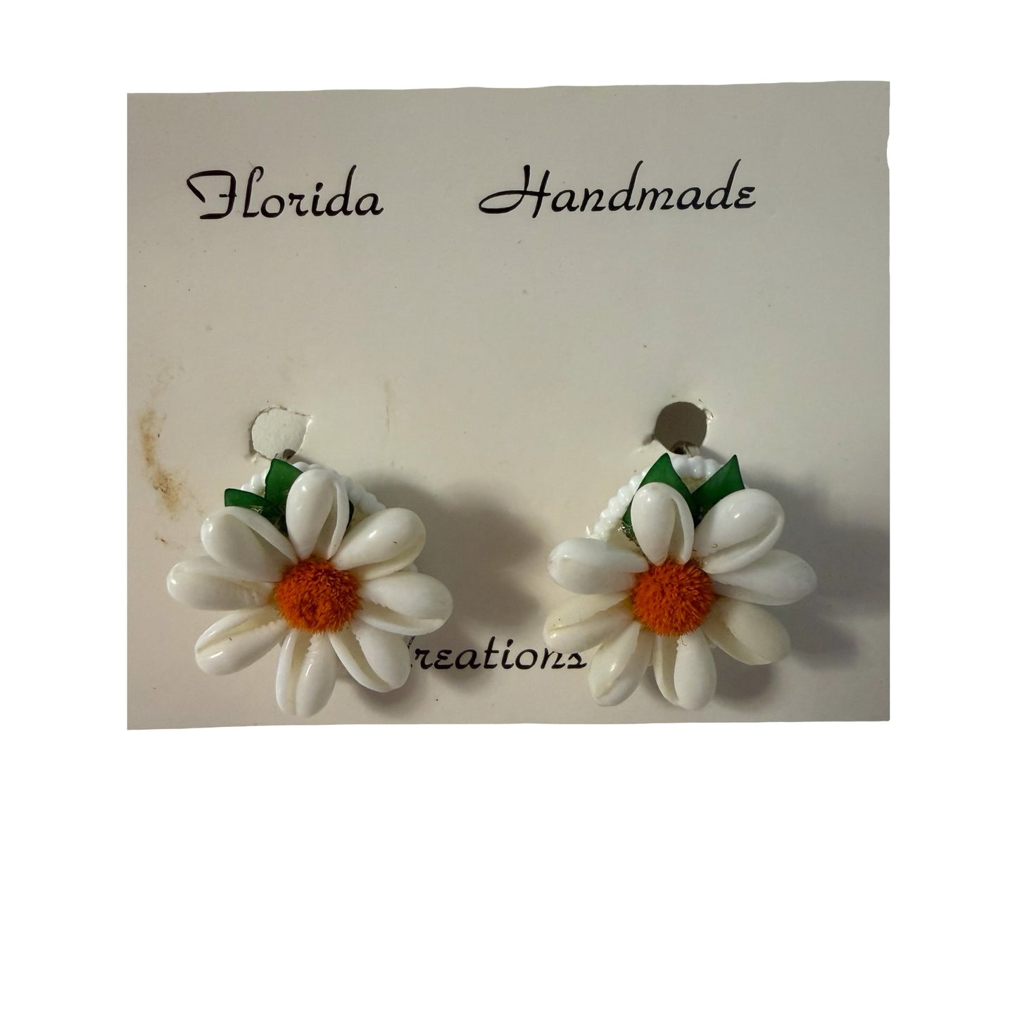 Vintage Florida Handmade Shell Daisy Clip On Earrings White Floral Souvenir Jewelry