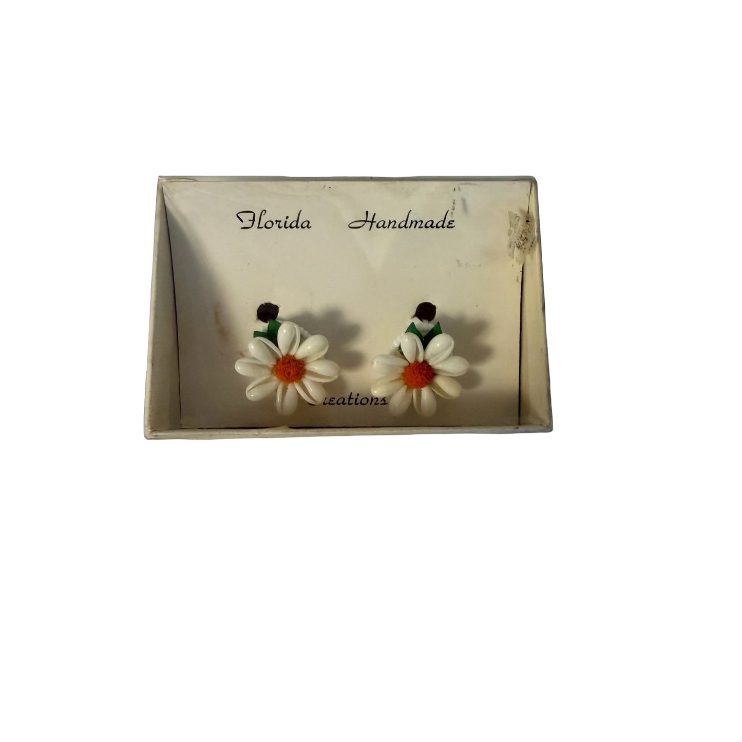 Vintage Florida Handmade Shell Daisy Clip On Earrings White Floral Souvenir Jewelry
