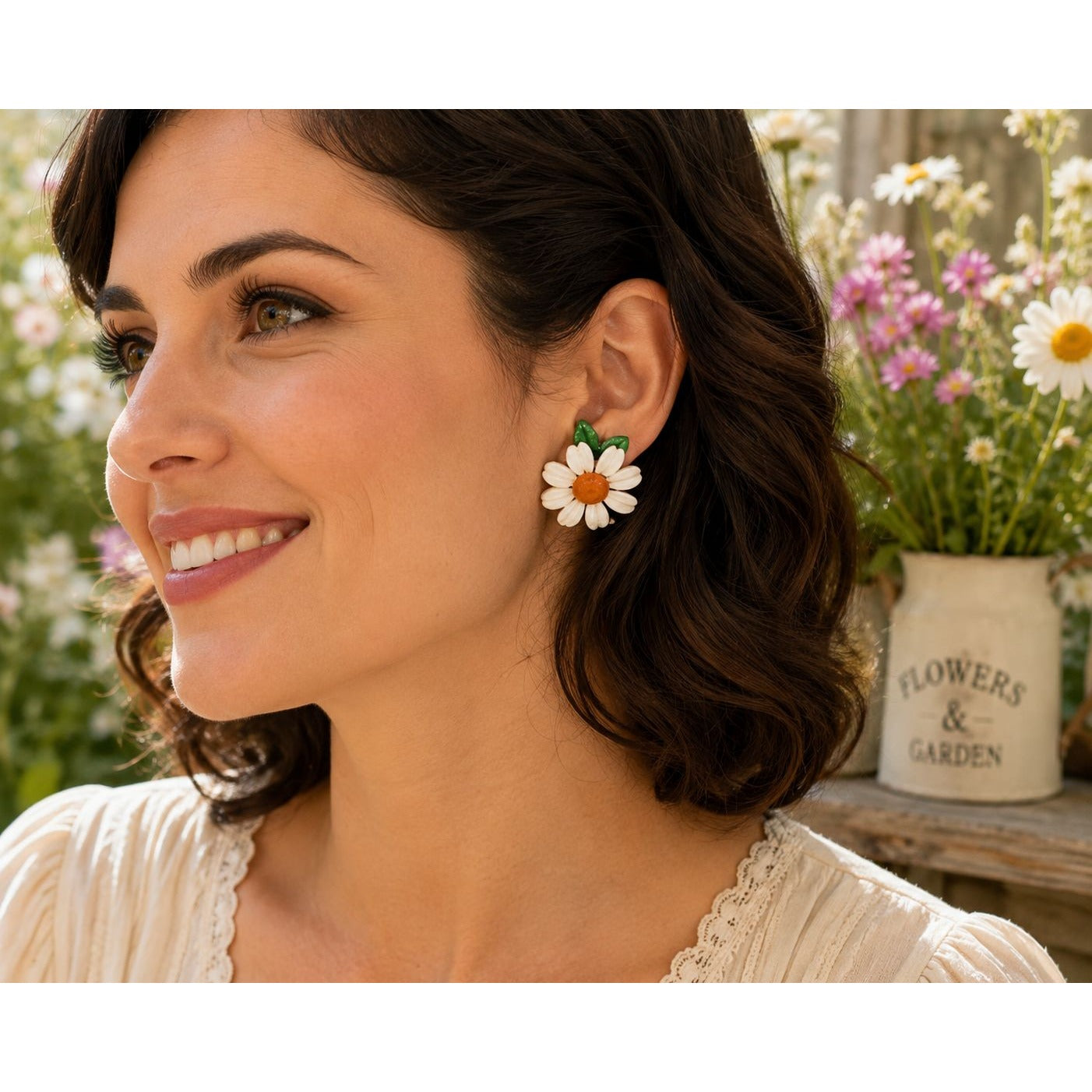 Vintage Florida Handmade Shell Daisy Clip On Earrings White Floral Souvenir Jewelry