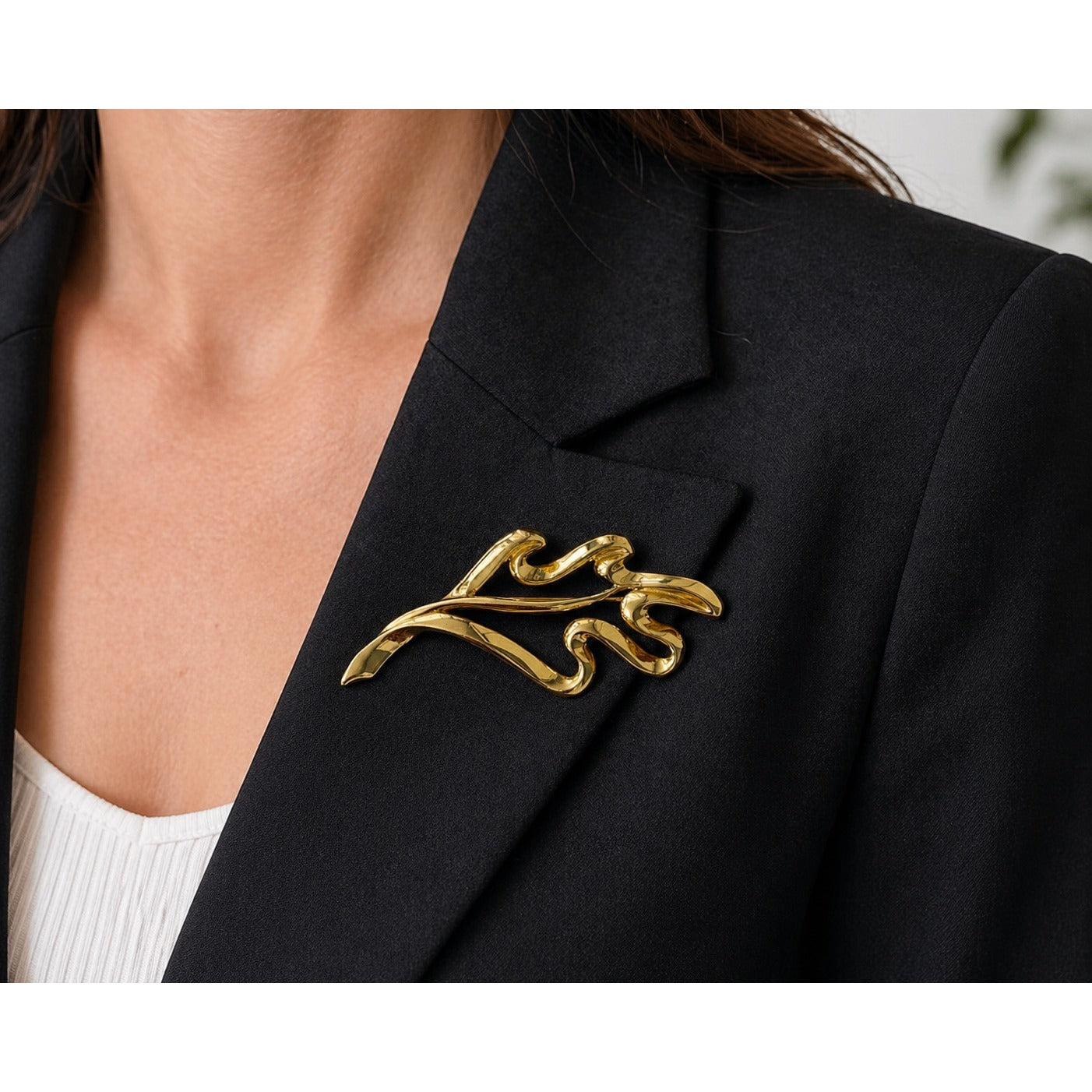 Vintage Trifari Gold Tone Abstract Brooch Modernist Ribbon Pin Signed