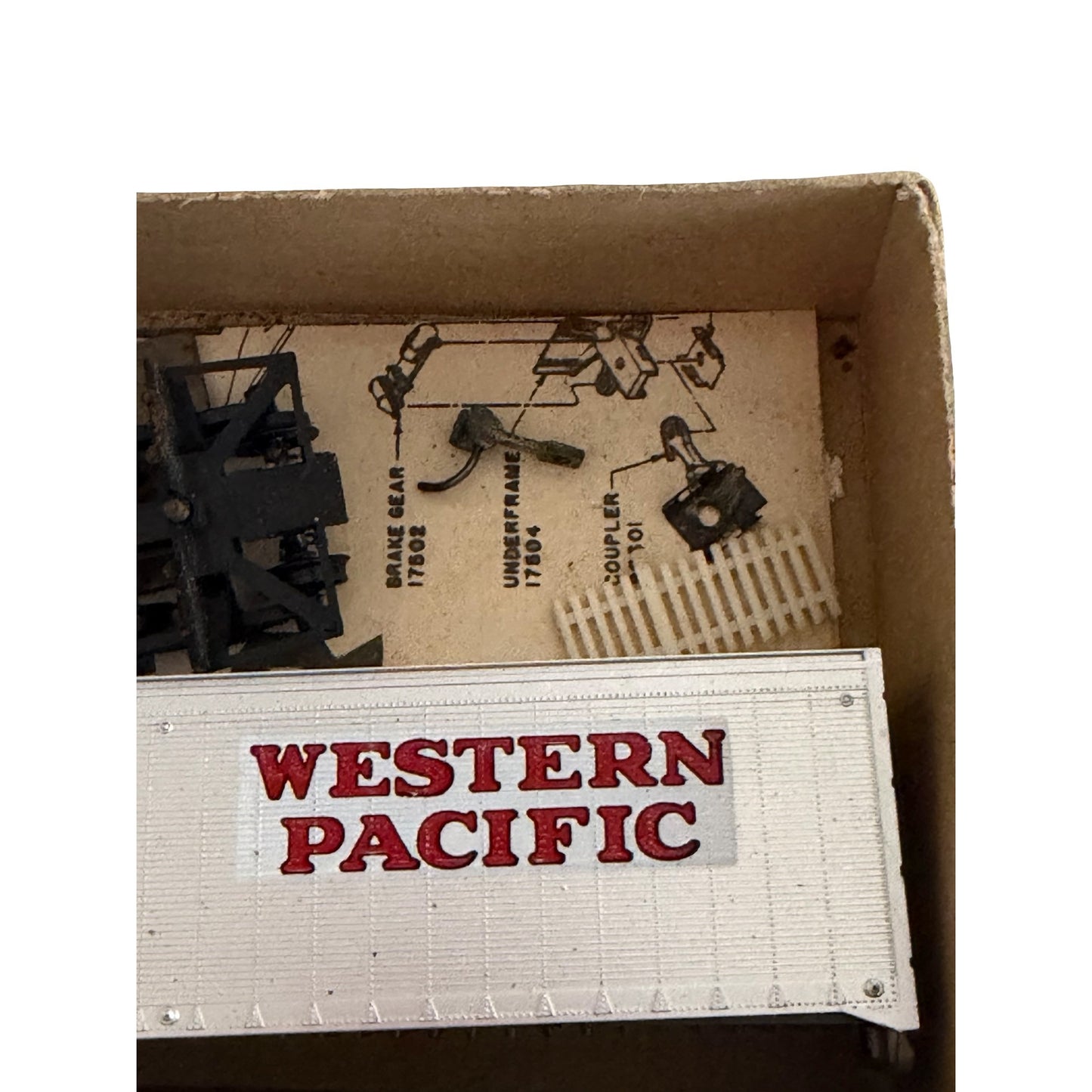 Vintage Athearn HO Scale Western Pacific 40' Box Car Kit No. 1704 w/ Box & Instructions