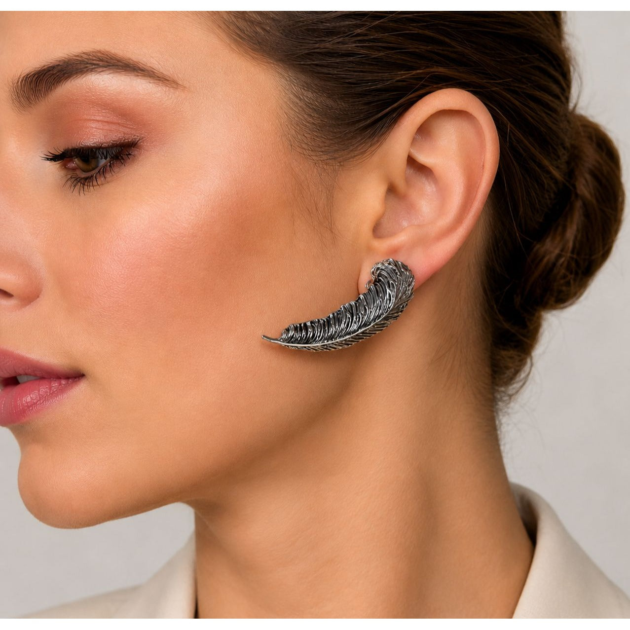 Vintage Silver Tone Feather Clip On Earrings Textured Boho Statement Jewelry