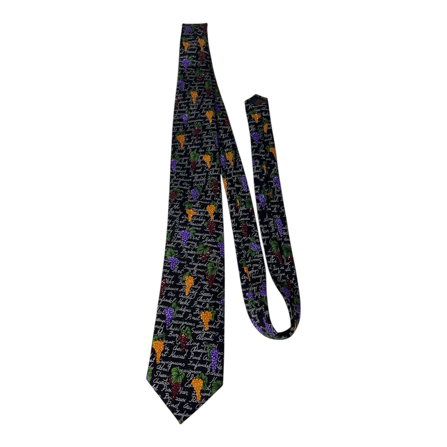 VTG Alynn Neckwear “Wine Grapes” Silk Tie – Wine Varietal Script & Grapes Print – 60x3