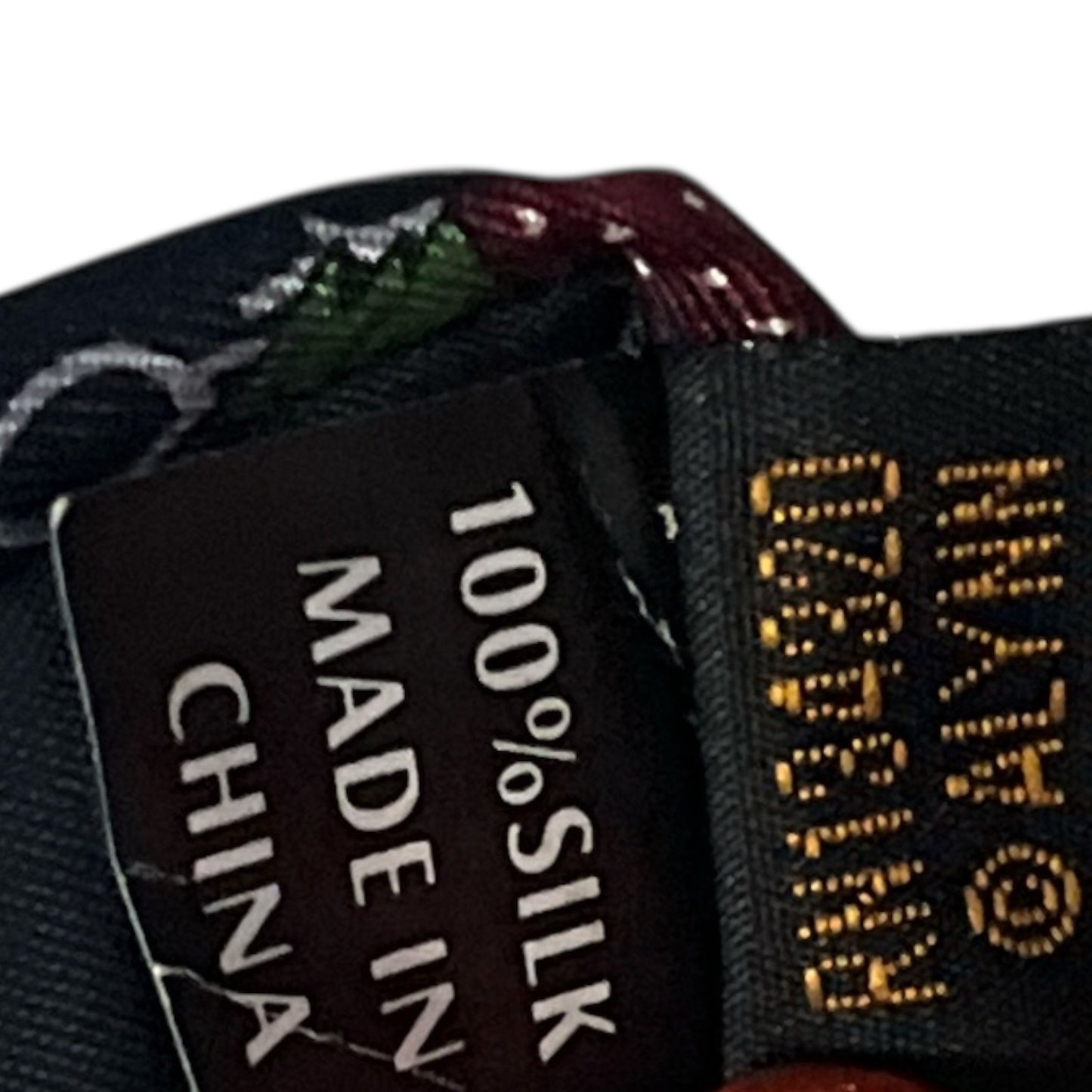 VTG Alynn Neckwear “Wine Grapes” Silk Tie – Wine Varietal Script & Grapes Print – 60x3