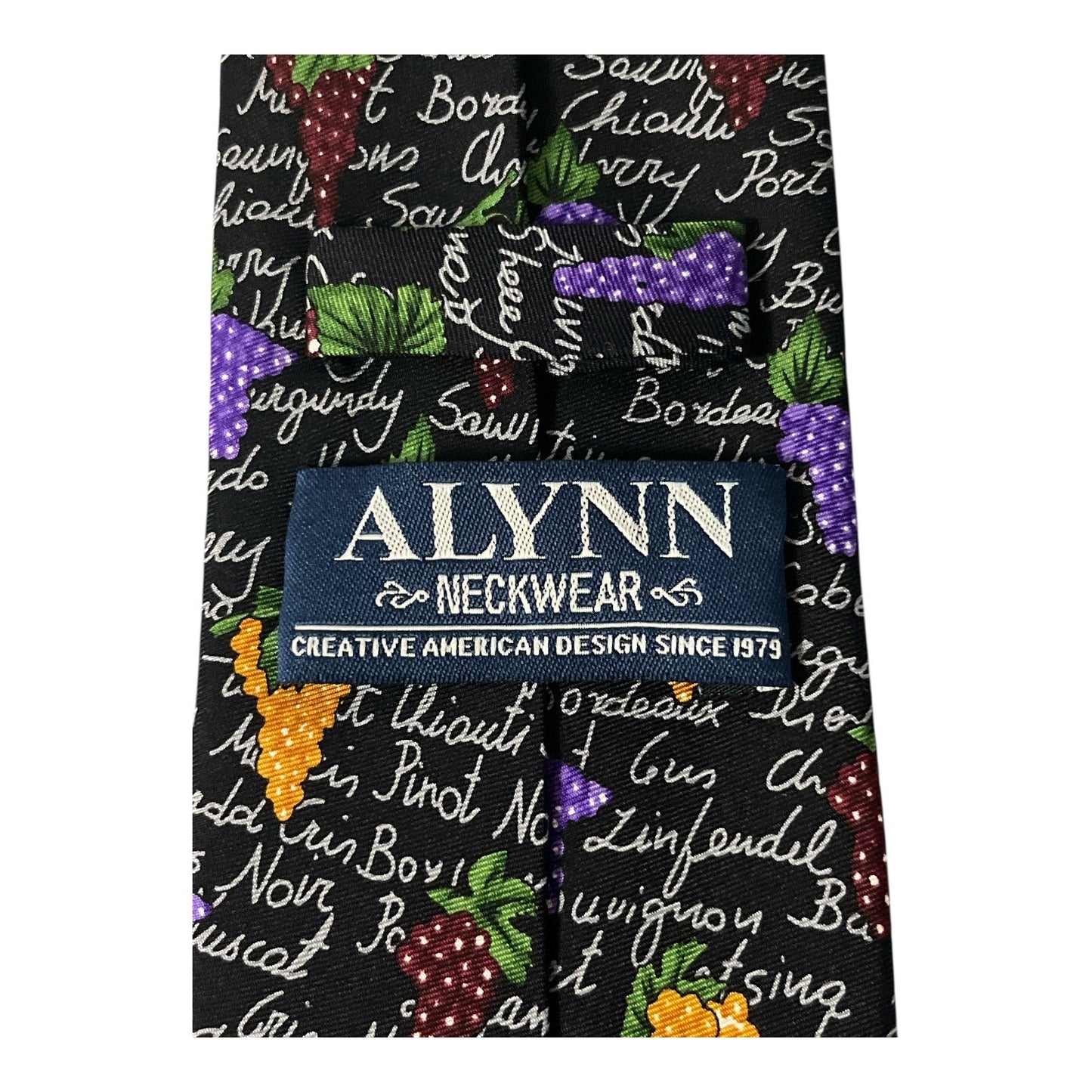 VTG Alynn Neckwear “Wine Grapes” Silk Tie – Wine Varietal Script & Grapes Print – 60x3