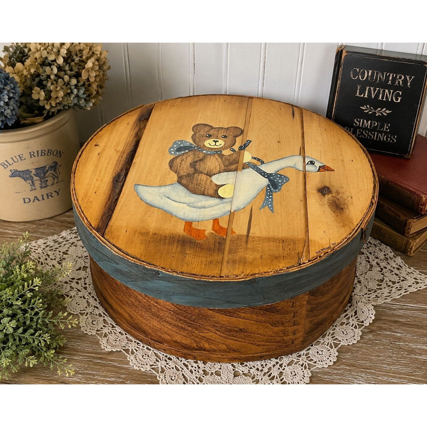 Vintage 1985 Seneca Crafts Hand Painted Goose Bear Wood Cheese Box Kitty Merritt 15"