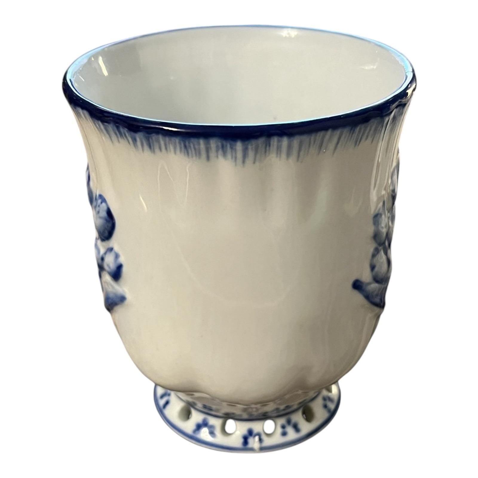 Vintage Royal Twickel Delftware Mug – Hand-Painted Blue Tulip Design – 3.75" x 3.25"