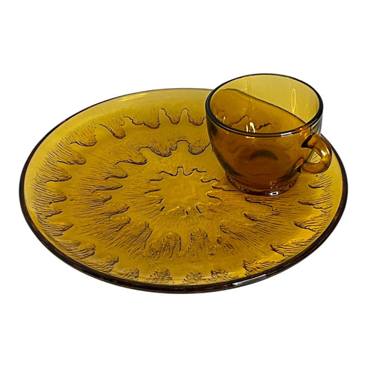 Vintage Amber Glass Snack Set – 4 Cups & 4 Plates – Mid-Century Modern