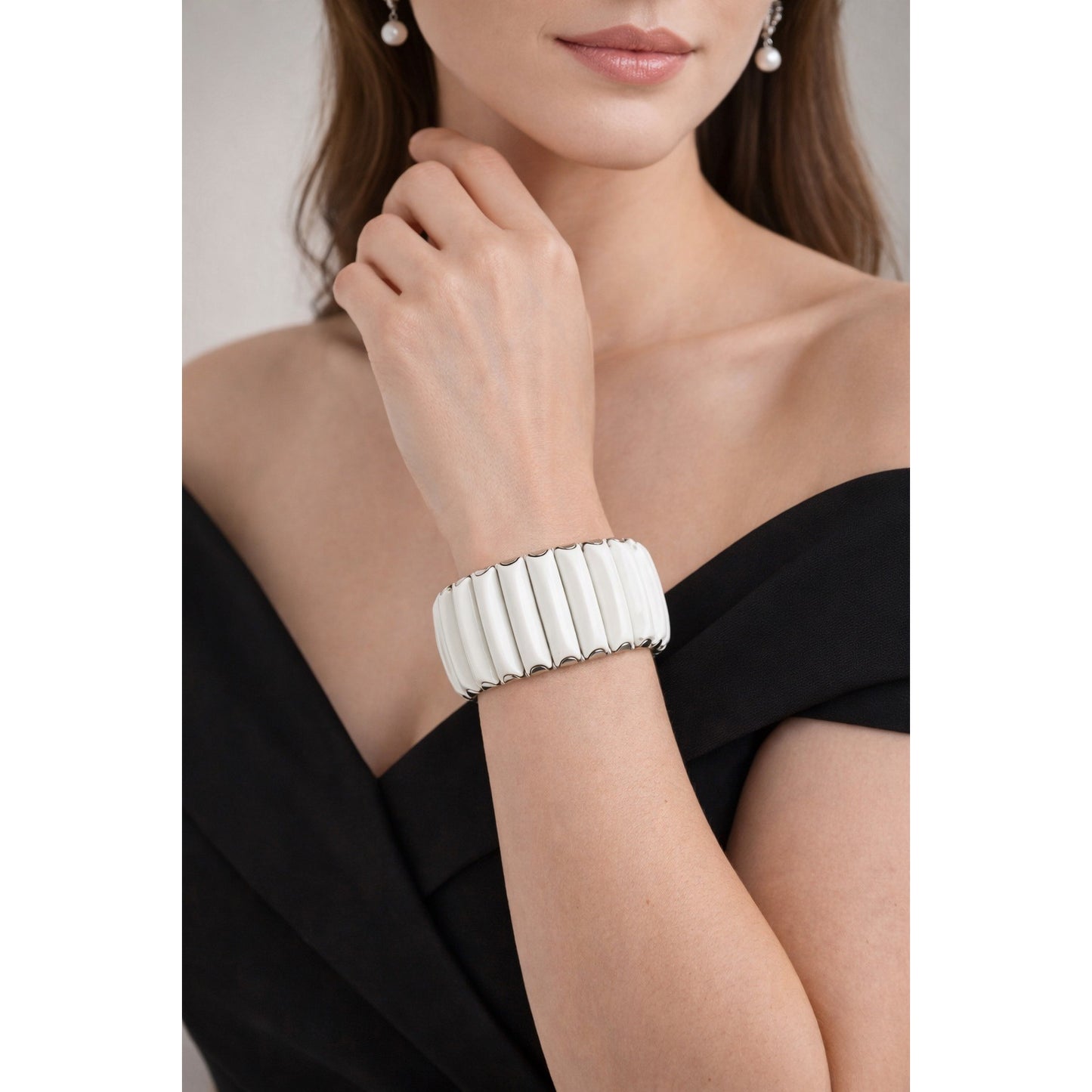 Vintage White Enamel Stretch Bracelet Silver Tone Link Design