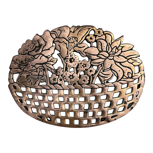 VTG Old Dutch Design 1983 Brass Wall Hanging Trivet – Floral Basket Cutout – Rose Gold Tone – Made in Taiwan